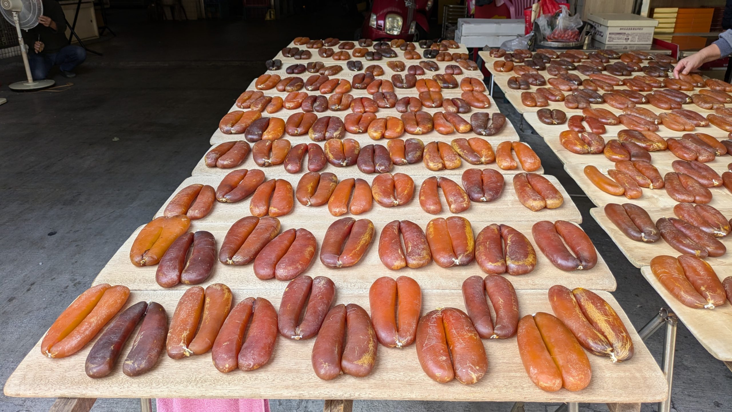 台湾高雄茄定「興達港」産 高級天然物カラスミ 3枚(93g・105g・107g) カラスミ街(高雄) – 台湾ガイド紹介所